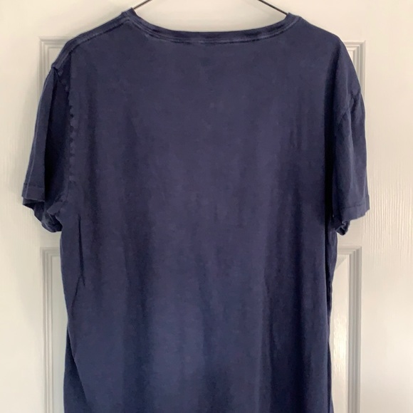 American Eagle T-shirt - Picture 3 of 3